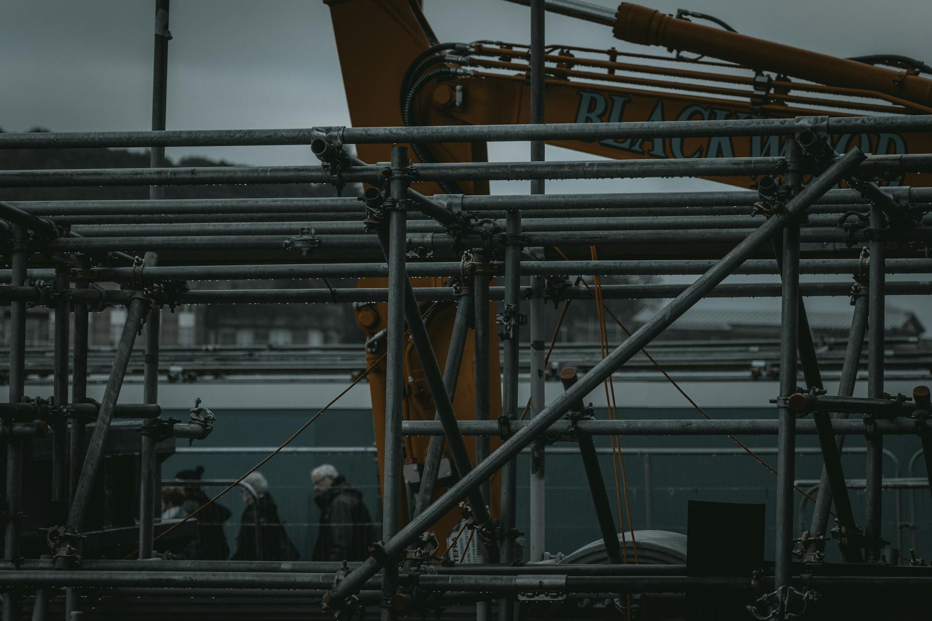 How to Start a Construction Company With No Money in the UK