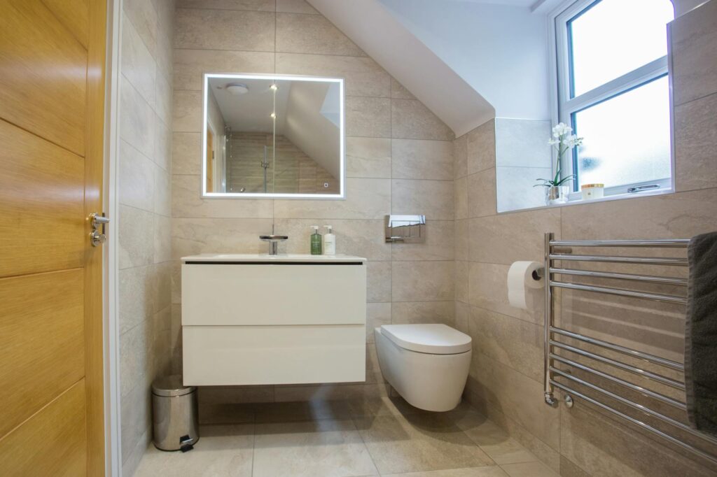 UK homeowner bathroom renovation spending 2026