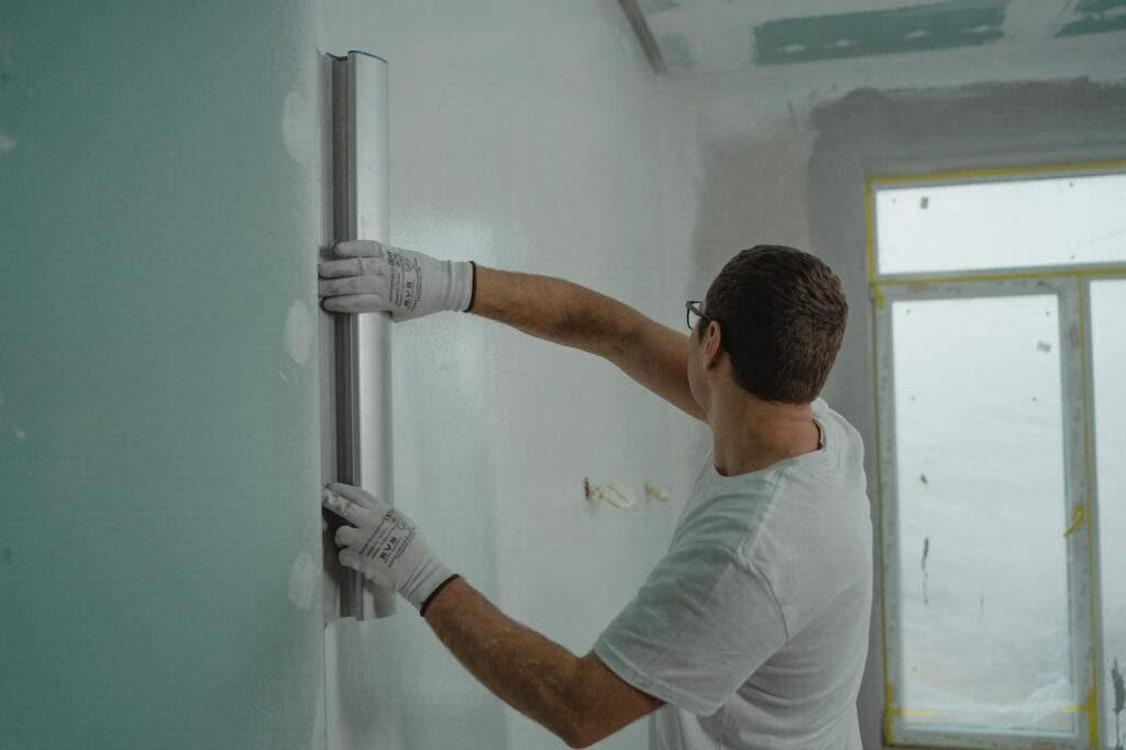 plasterer day rate vs hourly rate