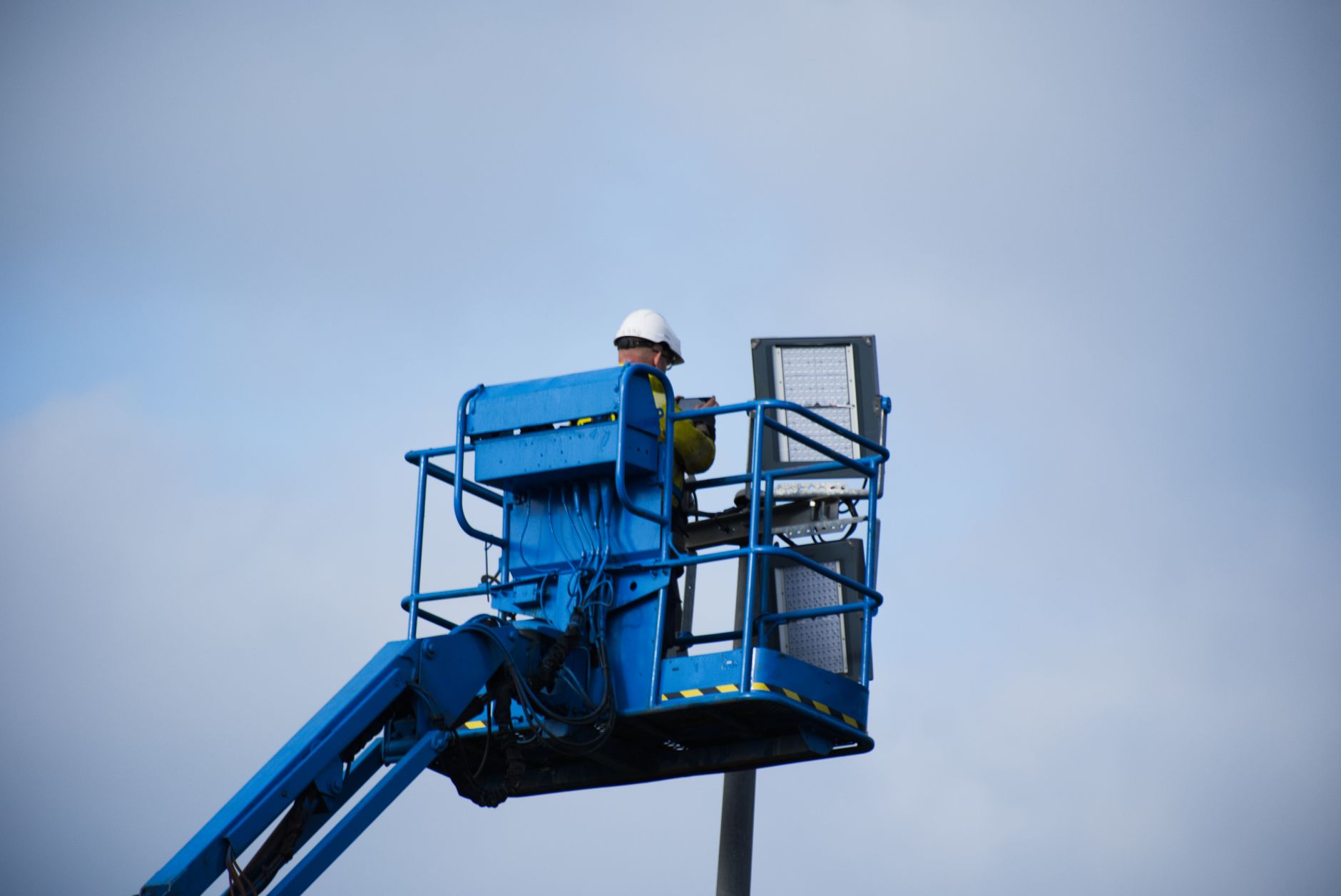 What Qualifications Do You Need to Be an Electrician in the USA