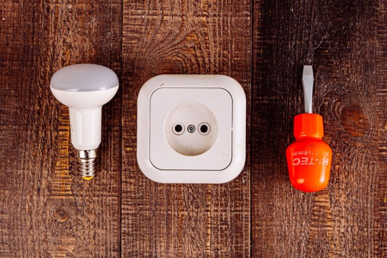How Much Does an Electrician Charge Per Hour in the USA?