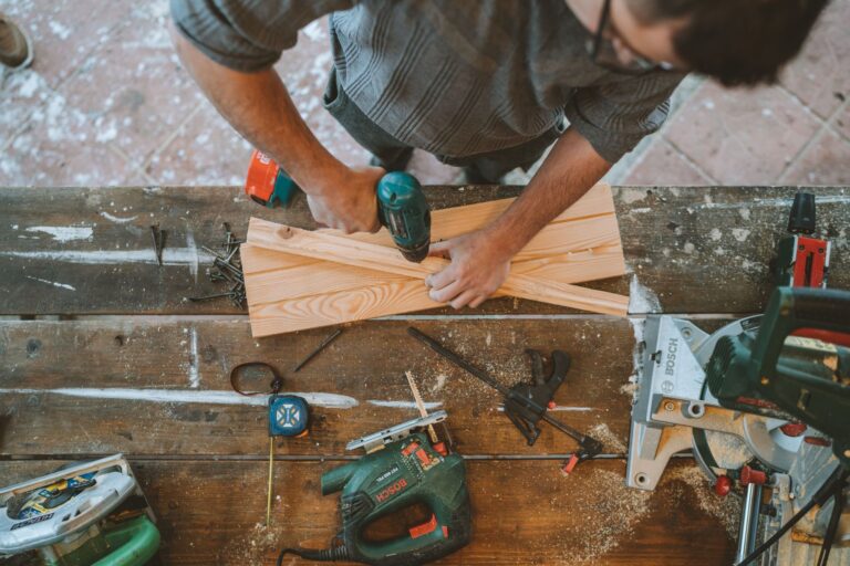 What is the Best Free Quotation Maker for Builders and Tradespeople?