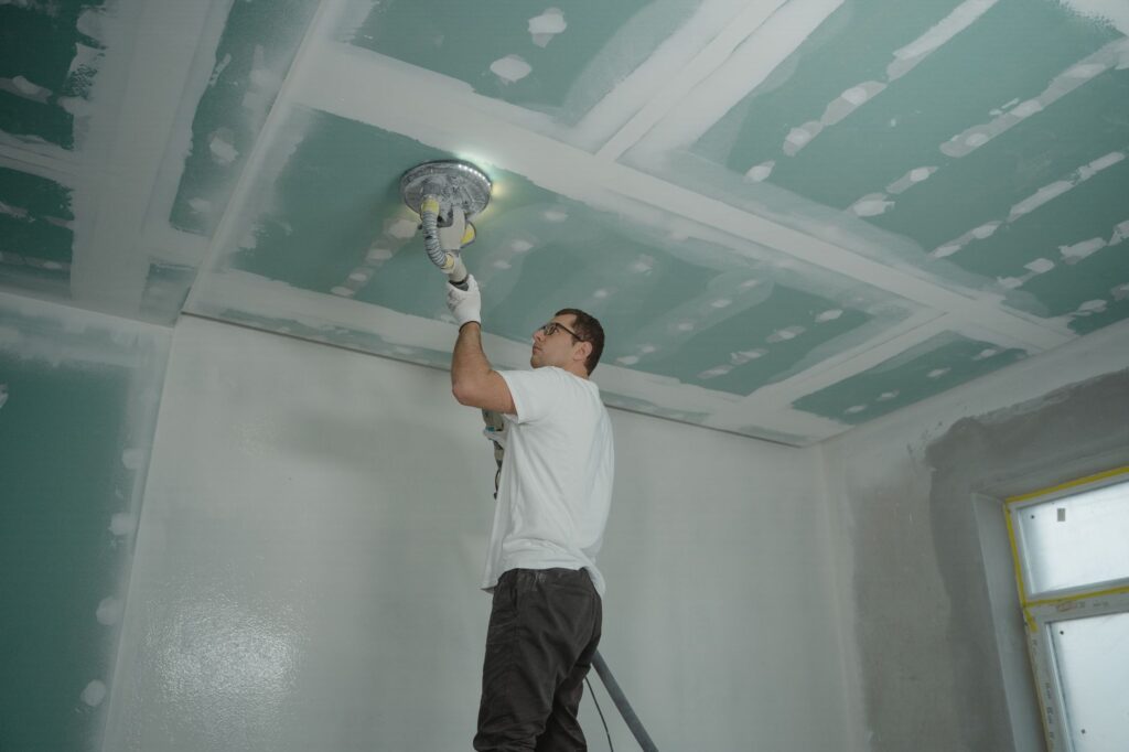 how long to become skilled drywall contractor USA