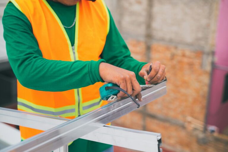 How to Quote for Roofing Work: Rates, Measurements and Professional Quotes