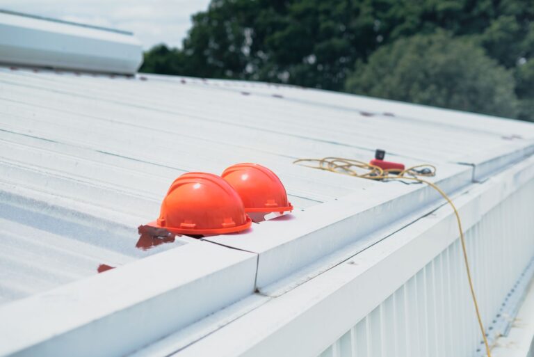 How to Quote for Roofing Work in the USA: Rates, Measurements and Profit