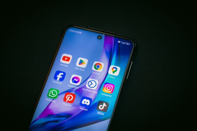 Apps for Contractors: The Best Mobile Apps for Running a Contracting Business