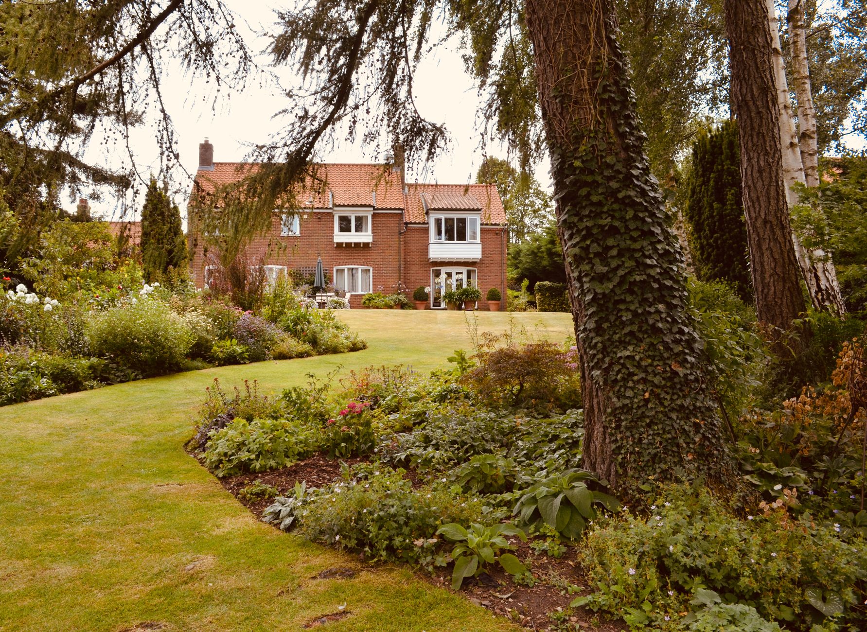 how to start a landscaping business UK