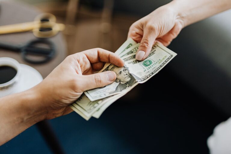 How to Deal With a Customer Who Won't Pay in the USA
