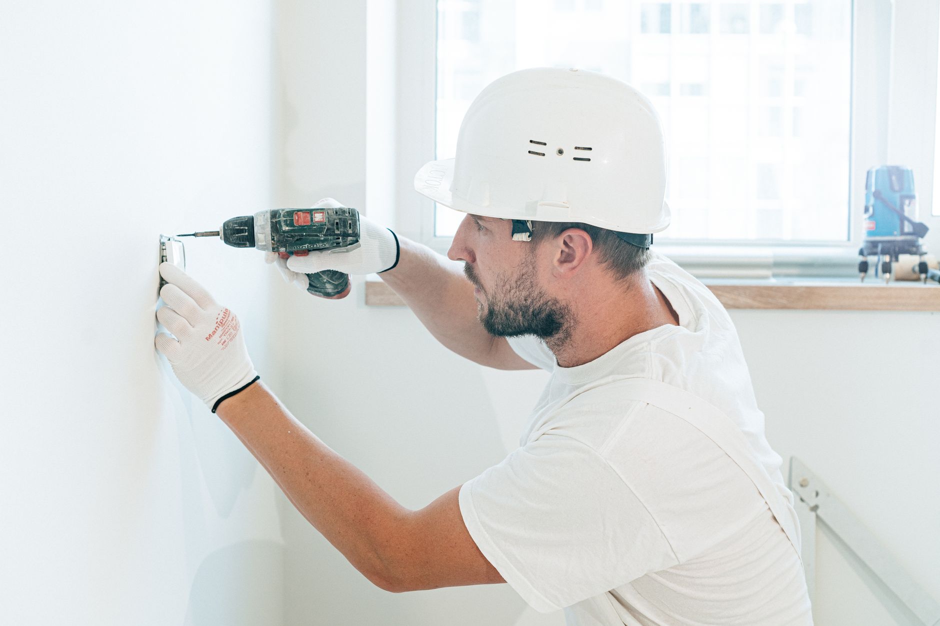 What Qualifications Do You Need to Be an Electrician in the UK?