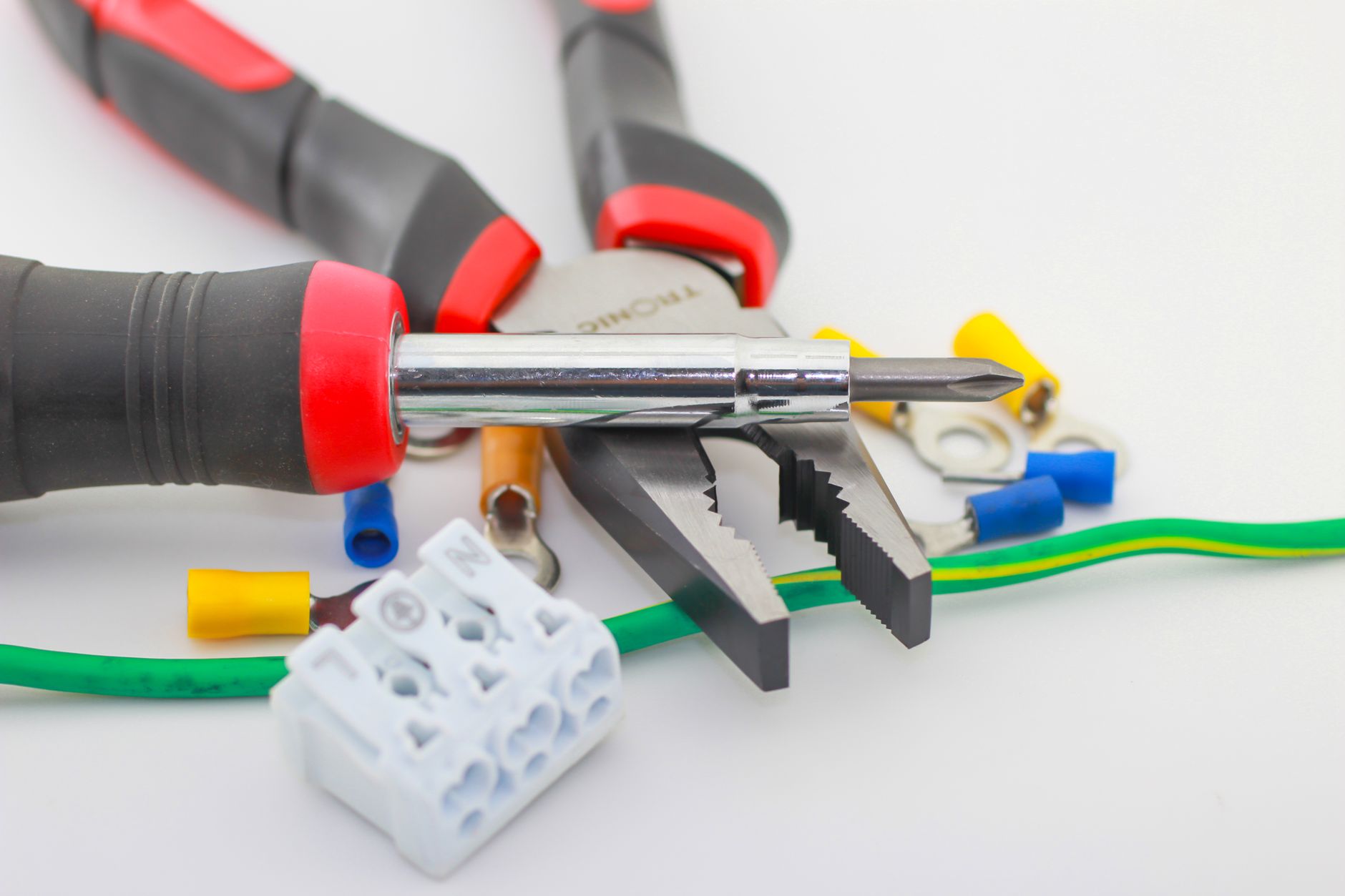 How to Quote for Electrical Work: Rates, Templates and Tips