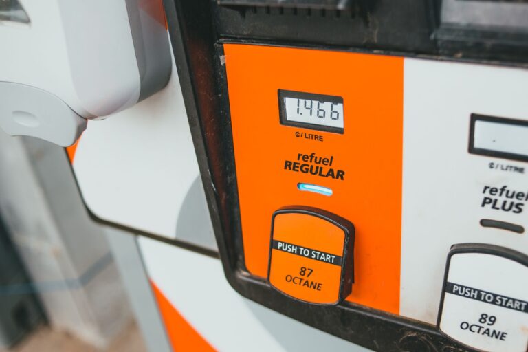 How Much Does a Gas Engineer Charge Per Hour in the UK? (2026)